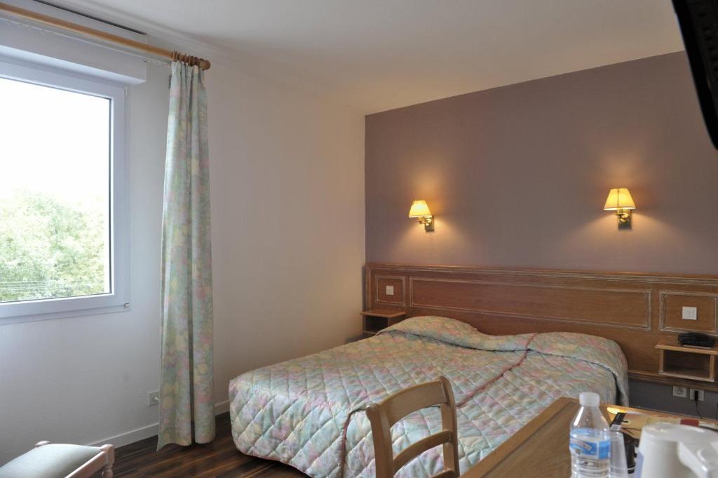 Au Bon Coin Hotel Lurbe-Saint-Christau Exterior photo